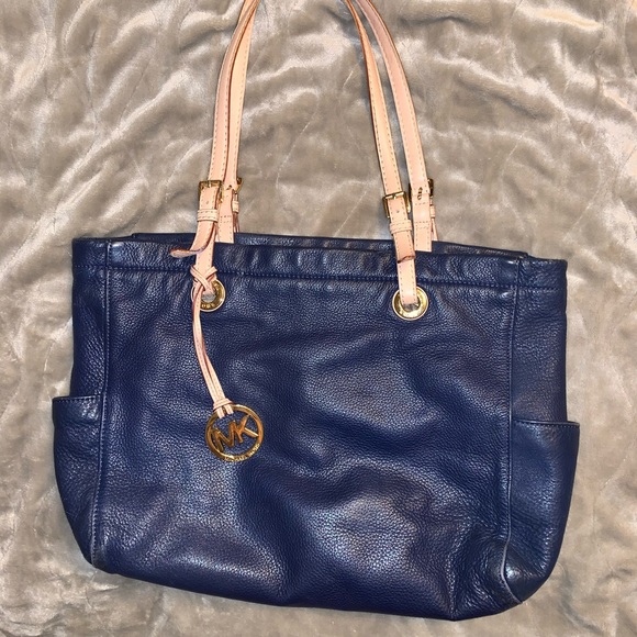 Michael Kors Shoulder Bag - Picture 2 of 5